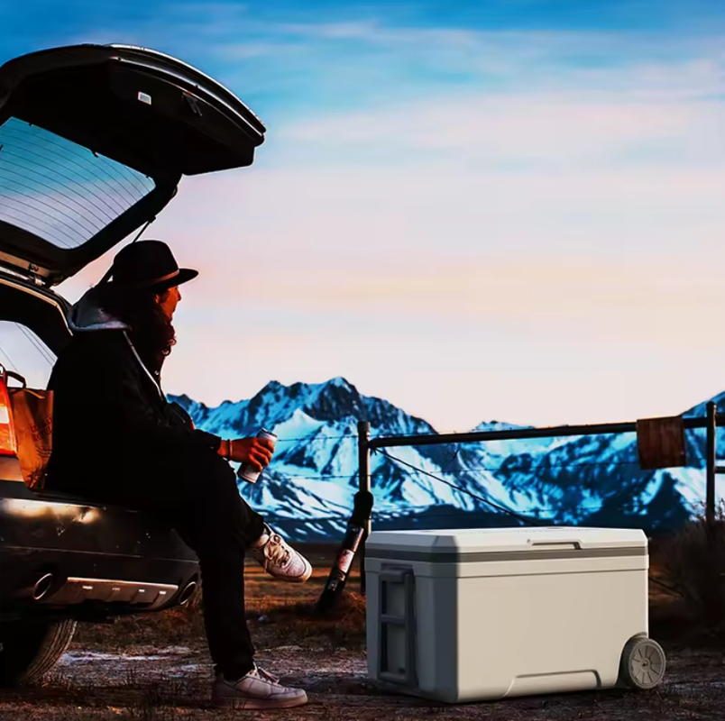 Outdoor Thermal Insulation Ice Cooler Box with 120L Capacity and Keeps Cold More Than 48 Hours for Camping and Picnic
